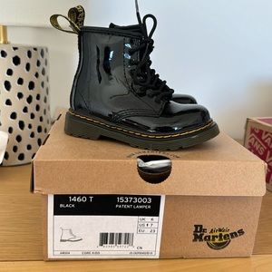 Toddler Dr. Martens SIZE 7